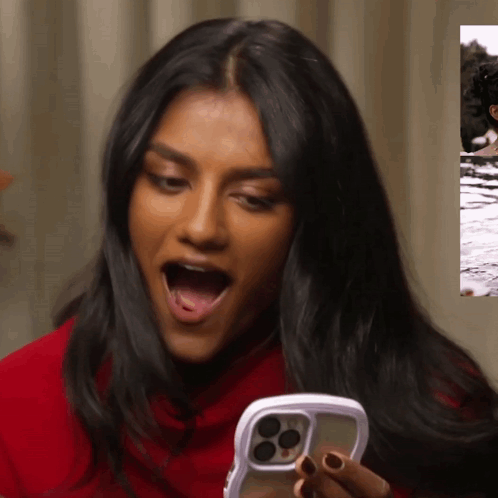 GIF de reação: mulher com expressão de surpresa